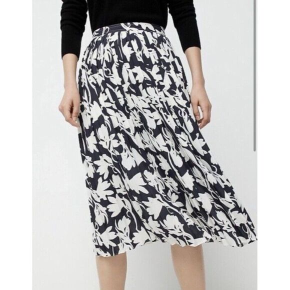 J.Crew Pleated Midi in Navy & White Shadow Print Chiffon A-line Skirt Tall 8 NWT - Picture 2 of 10